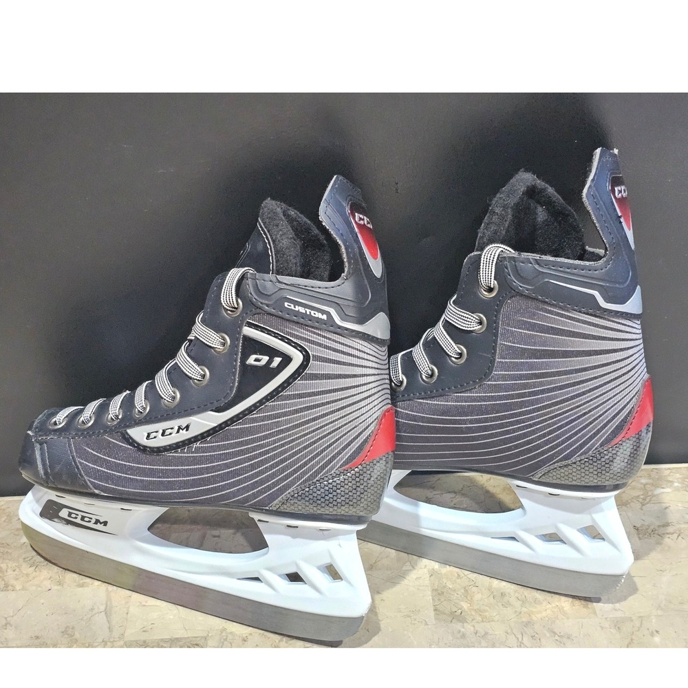 CCM Custom D1 Youth Ice Hockey Skates Size 3 Black Silver Red